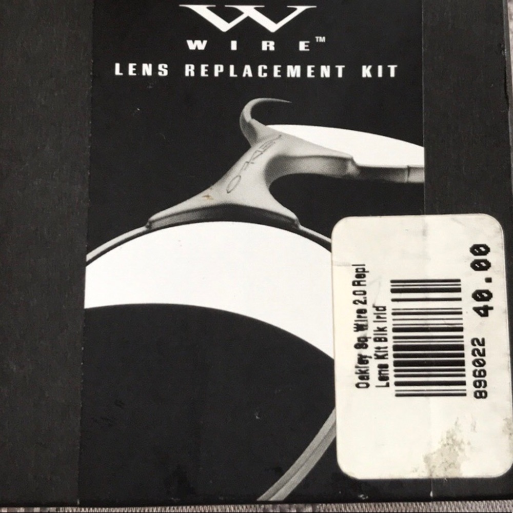 OAKLEY SQUARE WIRE